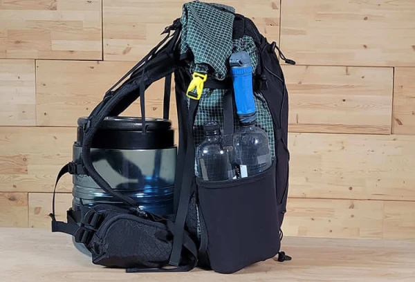 SIDE POCKET CAN FIT 2 1 LITER SMARTWATER BOTTLES
