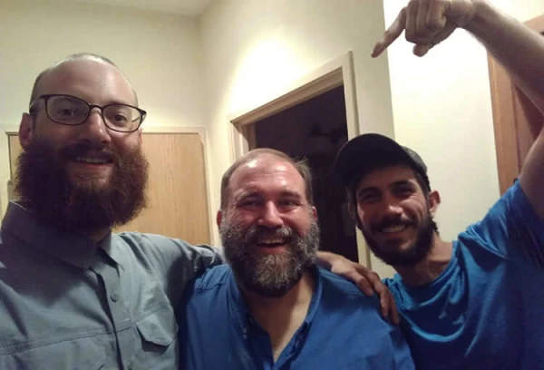 THE GUY IN THE MIDDLE HIKED 100 MILES OF THE AT WITH ONLY ONE LEG! PHYSICAL PREP!