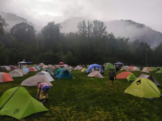 Trail Etiquette 101: Putting Your Best Foot Forward on a Thru-hike